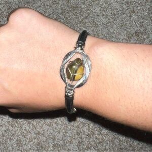 Flexible tigers eye crystal bracelet